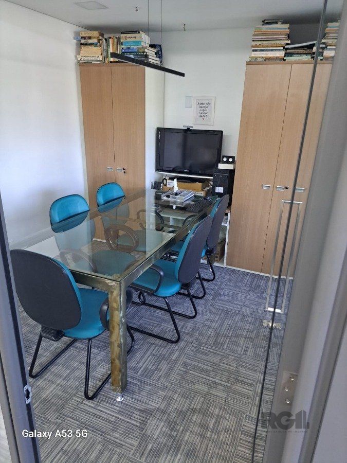 AMPLO CONJUNTO COMERCIAL COM 81 M2 NO HOM NILO — foto 4