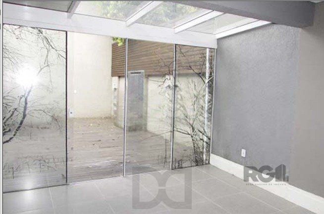 PRÉDIO A VENDA na rua Cairu, Navegantes Porto Alegre RS com aproximadamente 430m², com 2 pavimentos, espaço de estacionamento para 8 veiculos, — foto 24