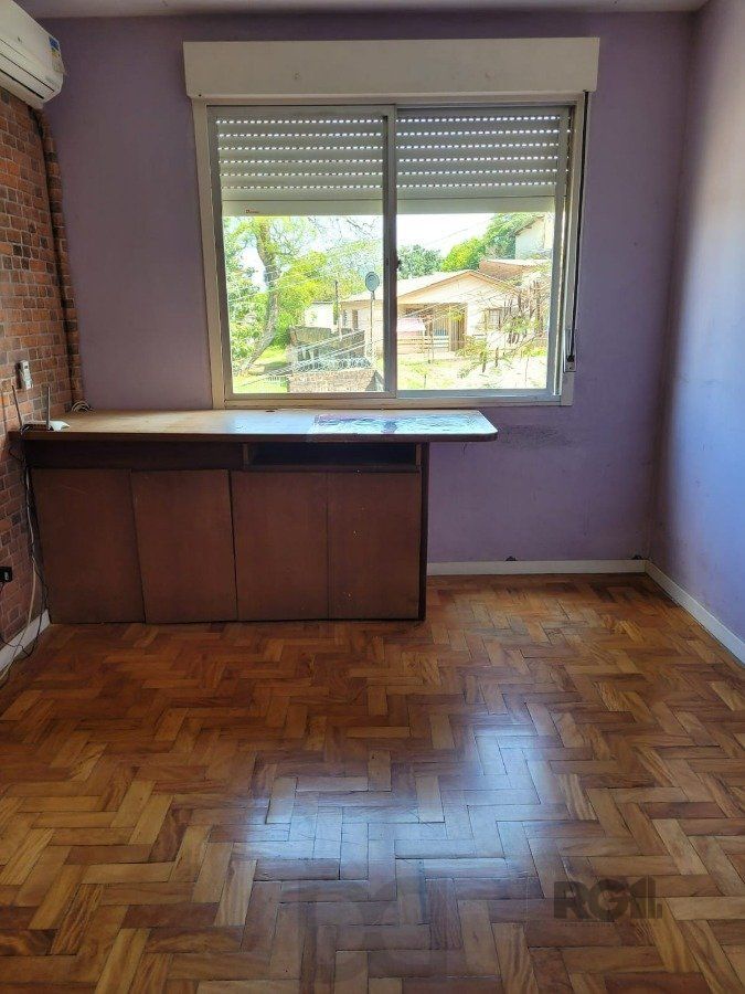 Apartamento 2 dormitórios com vaga no Bairro Cristal. — foto 1