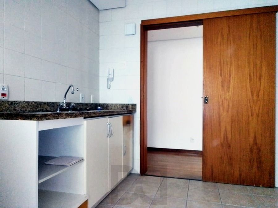 Excelente apartamento de 2 dormitórios, no bairro Moinhos de Vento, com 105 m² de área privativa, 2 suítes — foto 11