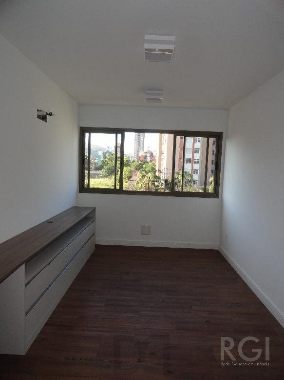 Apartamento para Venda - 65m², 2 dormitórios, sendo 1 suites, 1 vaga - Partenon — foto 2