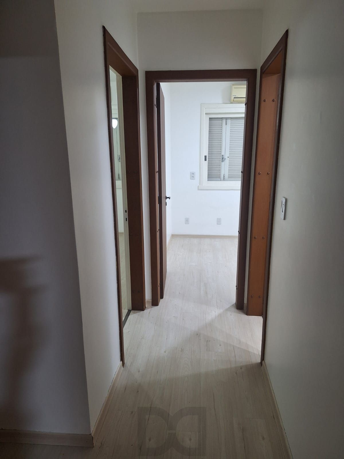 corredor para os dorms.