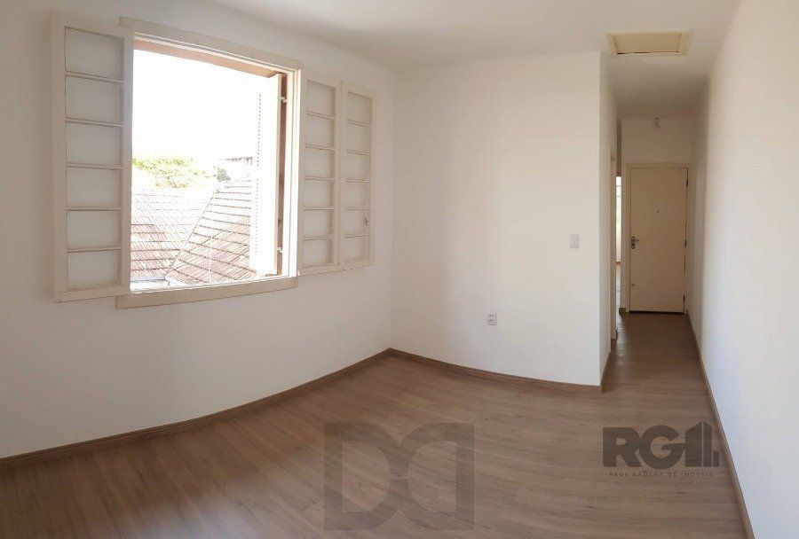 VENDA APARTAMENTO 2 DORMITÓRIOS, MENINO DEUS, REFORMADO,  BAIXA TAXA CONDOMINIAL, ENSOLARADO — foto 1