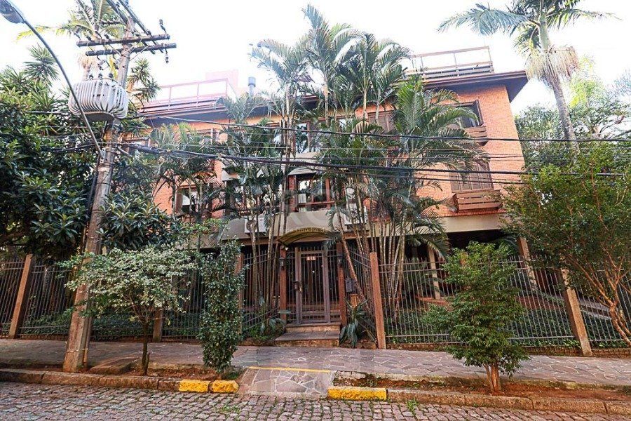 Excelente apartamento de 3 dormitórios , uma suíte , próximo ao Grêmio Náutico União de Petrópolis, — foto 1