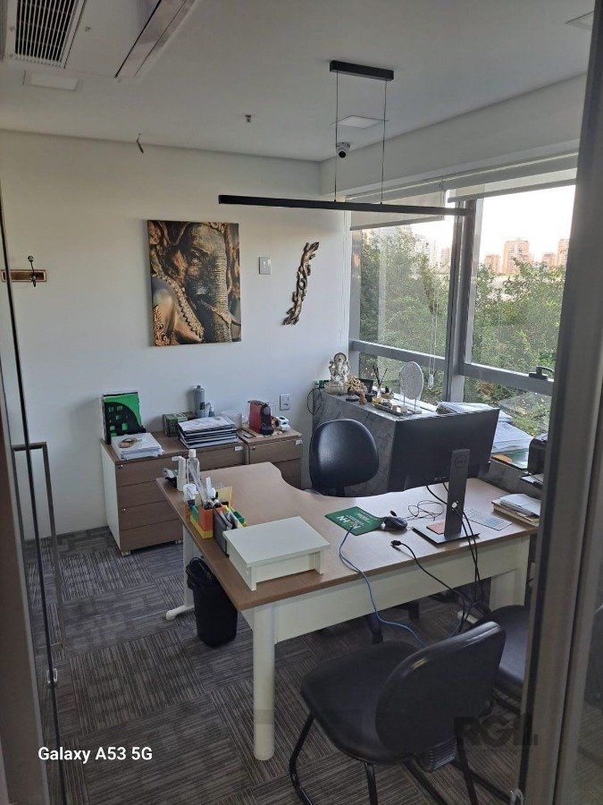 AMPLO CONJUNTO COMERCIAL COM 81 M2 NO HOM NILO — foto 3