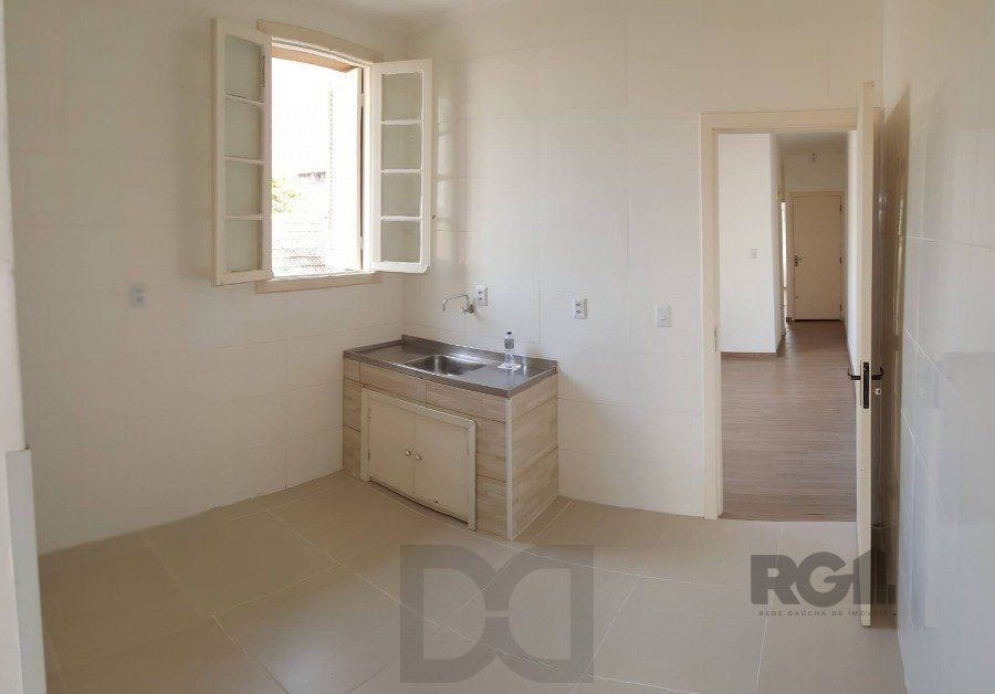 VENDA APARTAMENTO 2 DORMITÓRIOS, MENINO DEUS, REFORMADO,  BAIXA TAXA CONDOMINIAL, ENSOLARADO — foto 7