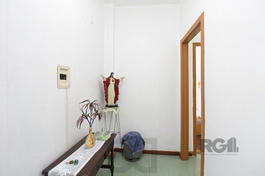 Apartamento a venda na Avenida Alberto Bins com 4 quartos, 2 banheiros, elevador, frente a fundos, no coração do Centro Histórico de Porto Alegre — foto 4