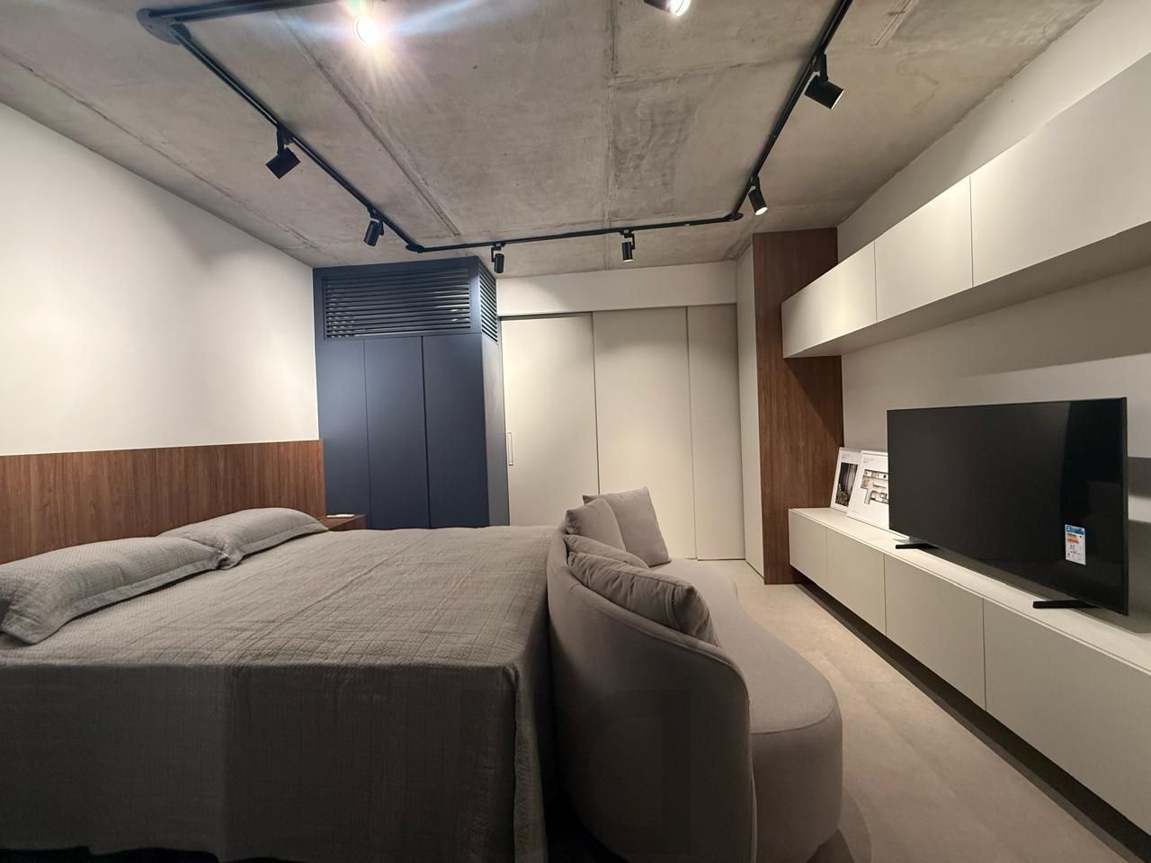Apartamento Novo, studio grande com 45,97m² privativos, mobiliado, leste norte, vista, junto ao parcão e zafari cabral — foto 3
