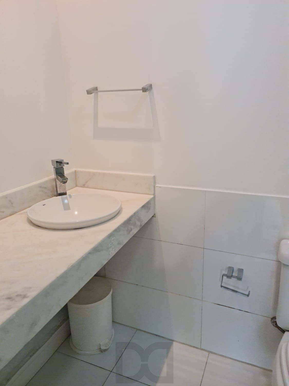 Linda casa com 5 dorm sendo 4 suites, 2 churrasqueiras e piscina — foto 29