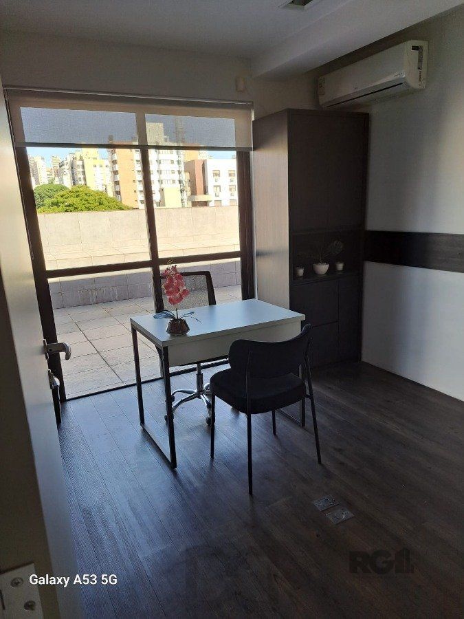 SALA COM 205,21 M2 DUAS VAGAS NA AUXILIADORA — foto 11