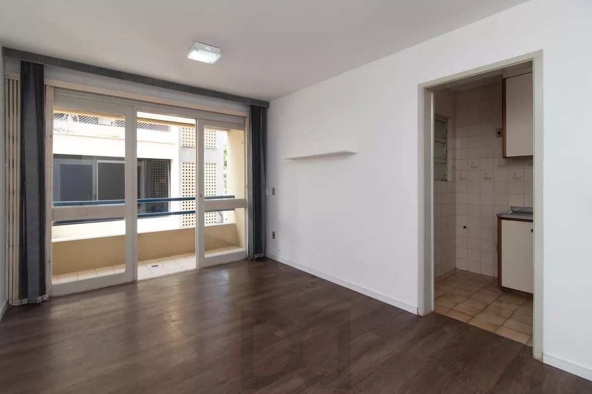 Excelente apto. no Bairro Partenon, com 52m2 de área útil, semi mobiliado, de 01 dormitório c/ uma vaga de garagem escriturada e coberta — foto 7