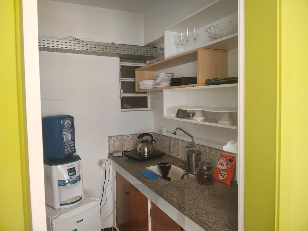 Excelente conjunto/sala separadas em sala 1001 e sala 1002 com 123, 68 m2 privativo cada sala (247,36m2 total das duas) 02 banheiro, 02 copas. Rua Andrade Neves. — foto 19