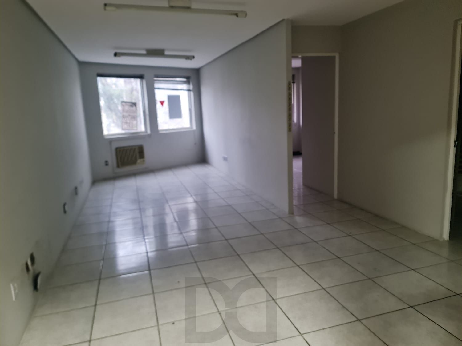 Sala comercial de frente no coração do bairro petrópolis — foto 10