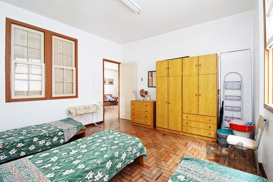 Apartamento a venda na Avenida Alberto Bins com 4 quartos, 2 banheiros, elevador, frente a fundos, no coração do Centro Histórico de Porto Alegre — foto 7