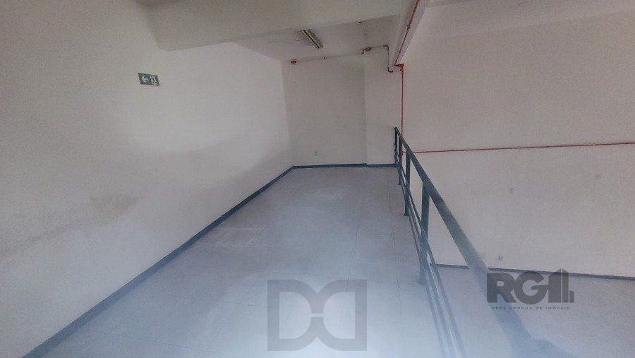 Loja a Venda na Rua Félix da Cunha, com 150m², Moinhos de Vento, entre a Av Cristóvão e Rua Marques do Pombal, com amplo salão — foto 6