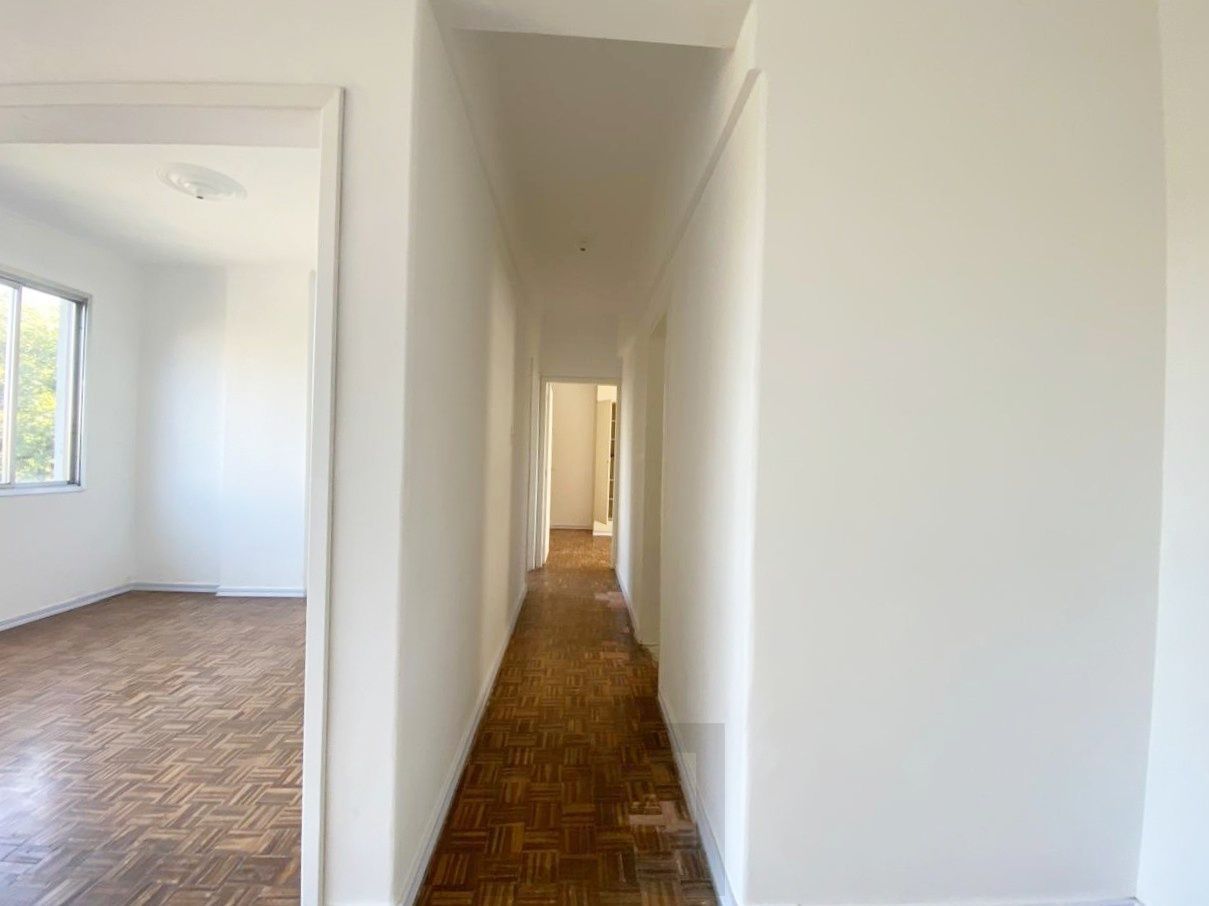 Apartamento reformado de 3 dormitórios transformado em 2 perto da Redenção — foto 8