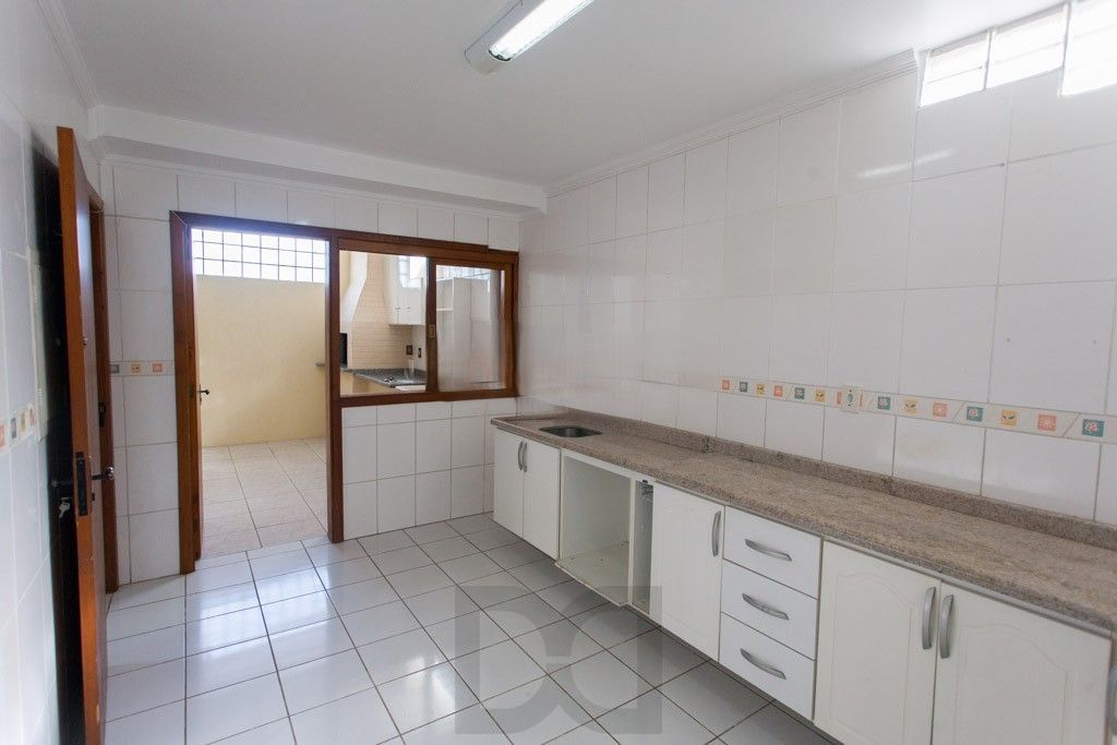 Excelente casa , 3 quartos, com 126m2 de área privativa no Bairro Vila Floresta — foto 9