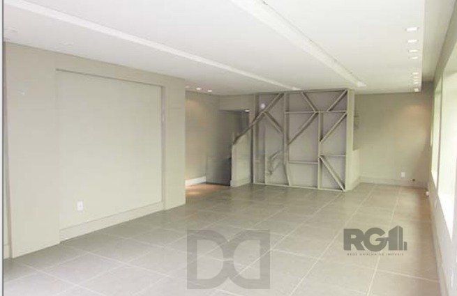 PRÉDIO A VENDA na rua Cairu, Navegantes Porto Alegre RS com aproximadamente 430m², com 2 pavimentos, espaço de estacionamento para 8 veiculos, — foto 7