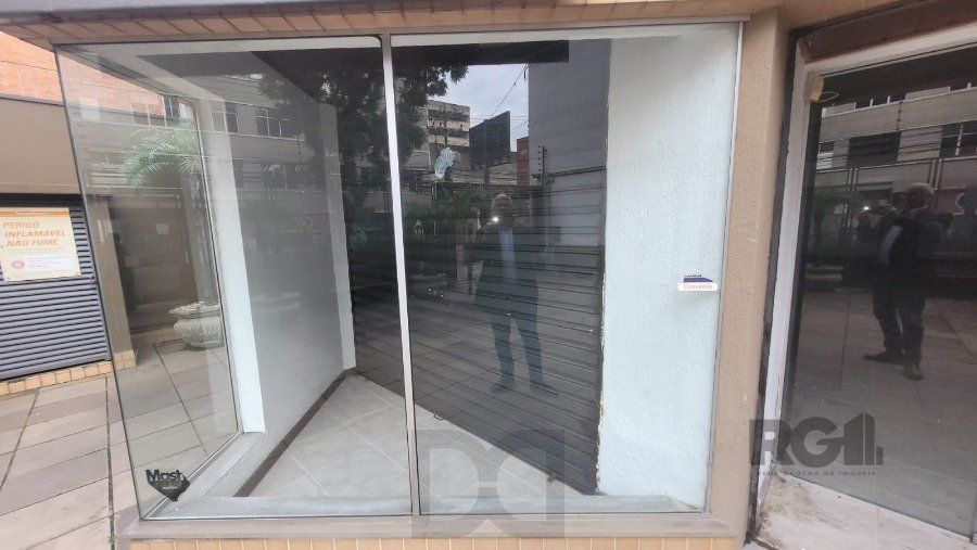 Loja a Venda na Rua Félix da Cunha, com 150m², Moinhos de Vento, entre a Av Cristóvão e Rua Marques do Pombal, com amplo salão — foto 10