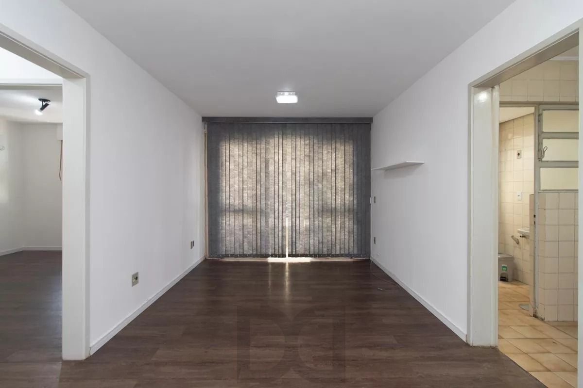 Excelente apto. no Bairro Partenon, com 52m2 de área útil, semi mobiliado, de 01 dormitório c/ uma vaga de garagem escriturada e coberta — foto 8
