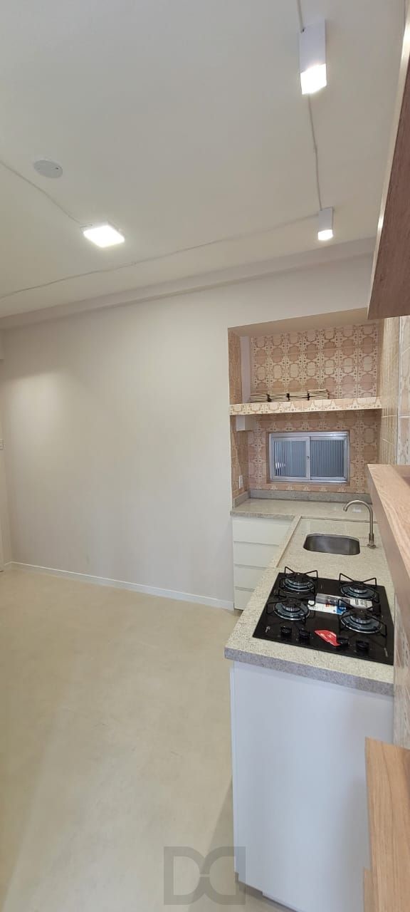 Venda apartamento totalmente reformado, 3 dormitórios living amplo, ótima iluminação, lareira ecológica, centro histórico — foto 30