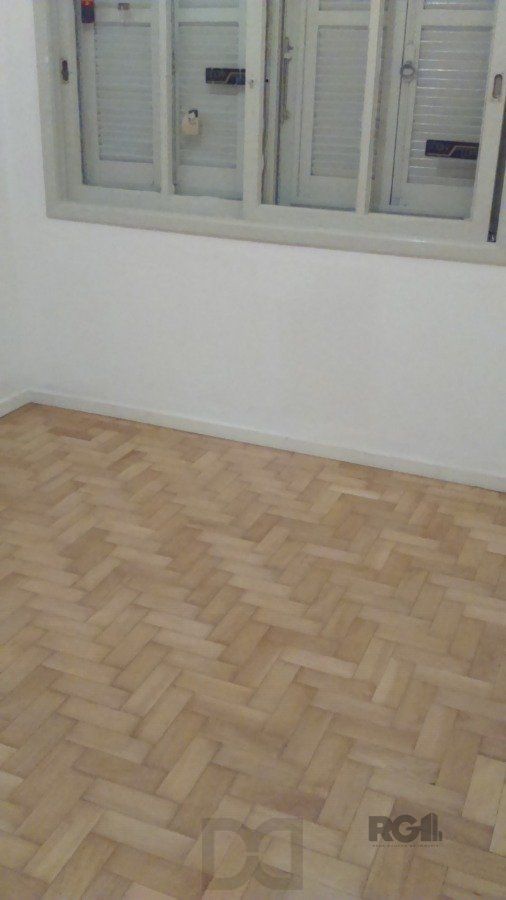 Ampla apartamento 3 dormitorios,living 2 ambientes na Cidade Baixa, com 2 garagem, — foto 10