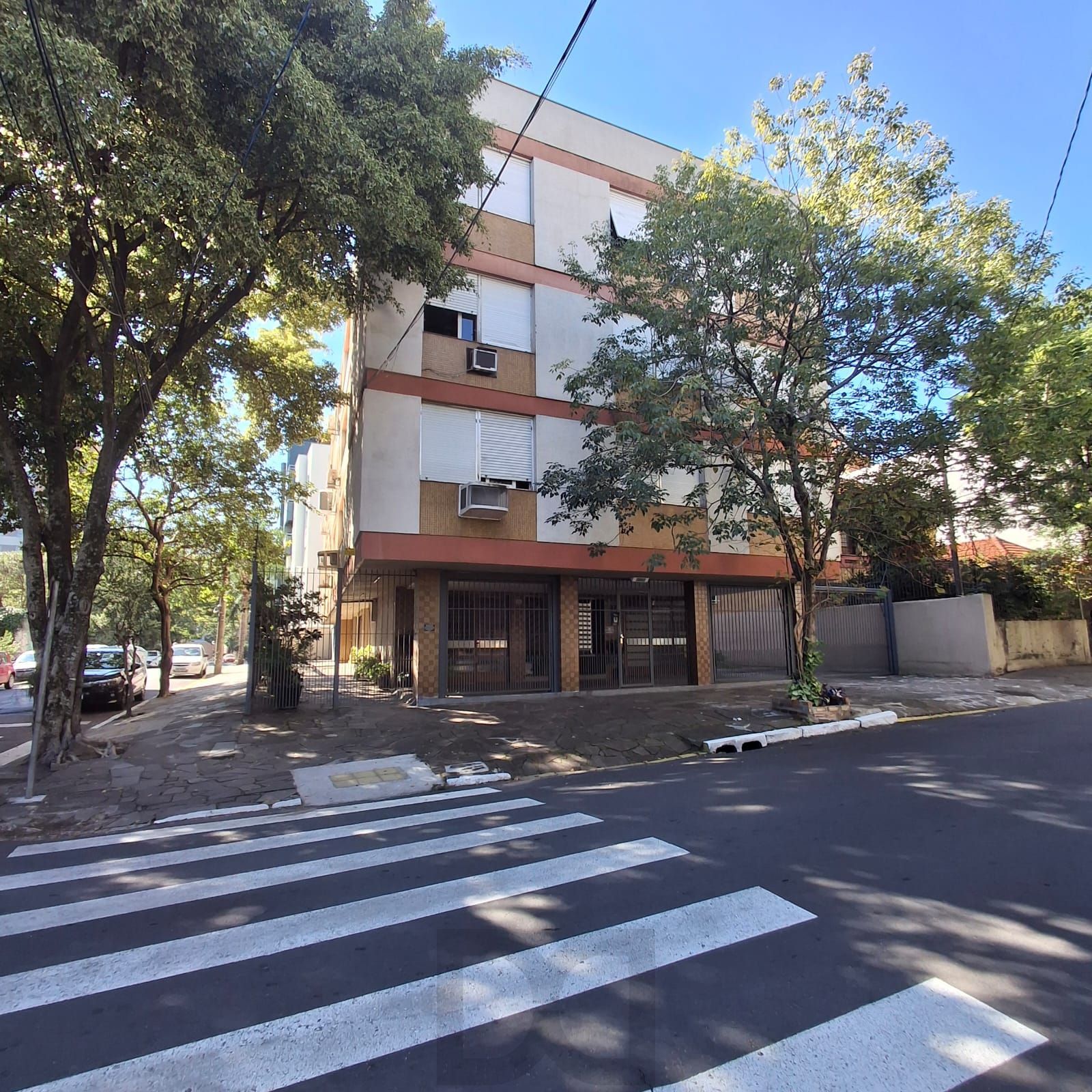 Amplo apartamento de 3 dormitórios próximo ao Zaffari Cabral, Parcão, Colegio Leonardo da Vinci — foto 3