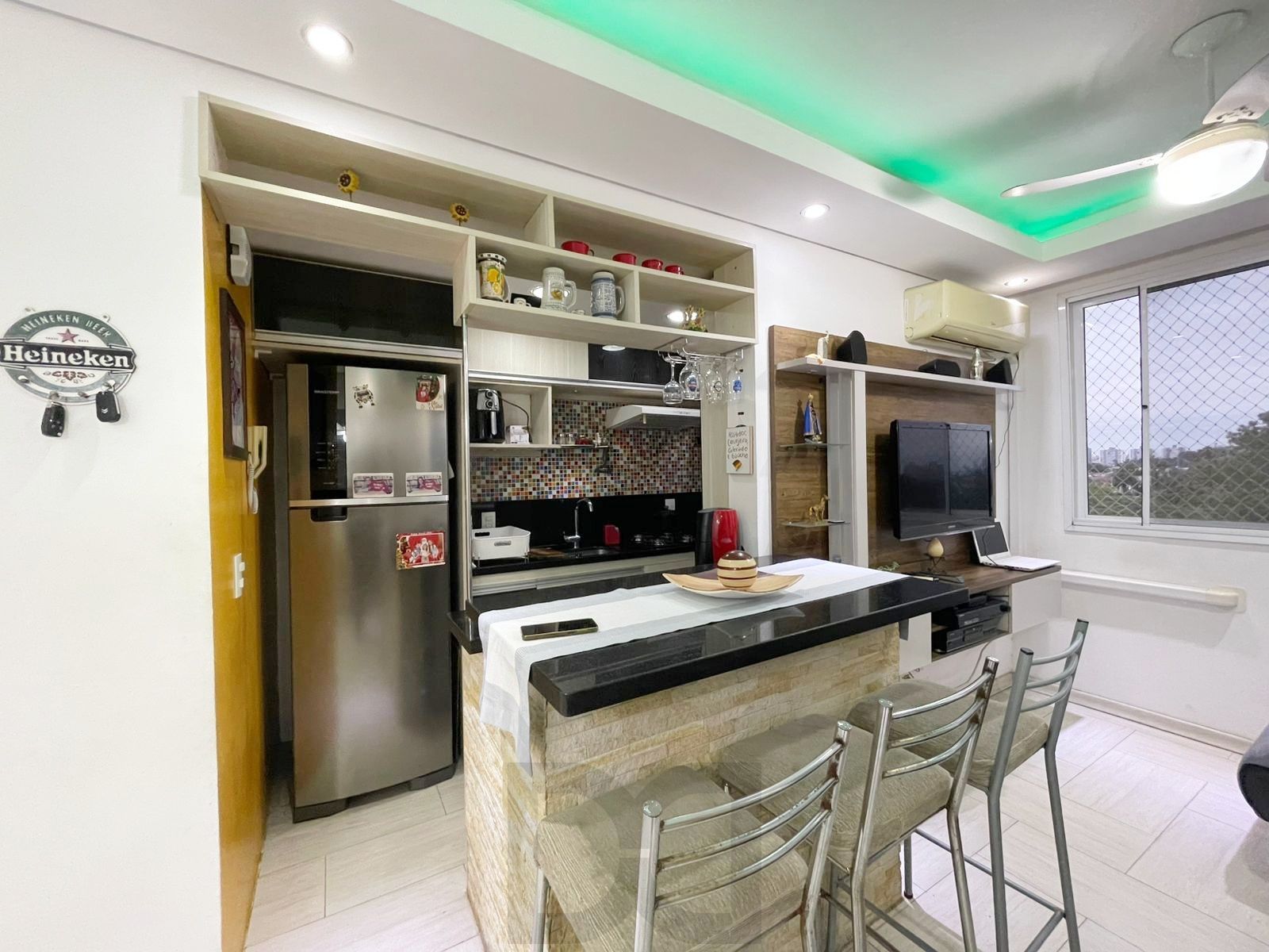 Excelente apartamento de 48,51m² com 2 dormitórios todo mobiliado, 1 banheiro com armário e vaga — foto 8