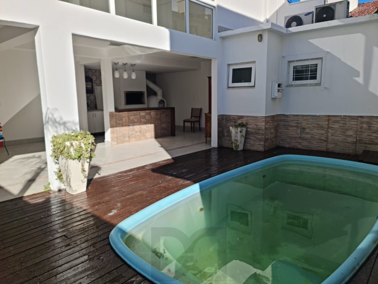 Linda casa com 5 dorm sendo 4 suites, 2 churrasqueiras e piscina — foto 36
