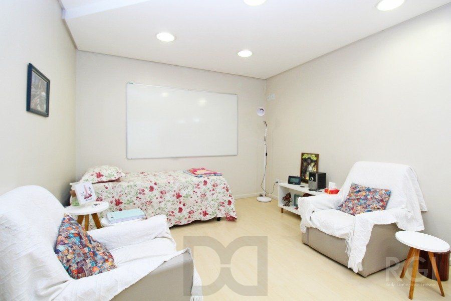 Casa para Venda - 260m², 3 dormitórios, sendo 1 suites, Rio Branco — foto 18
