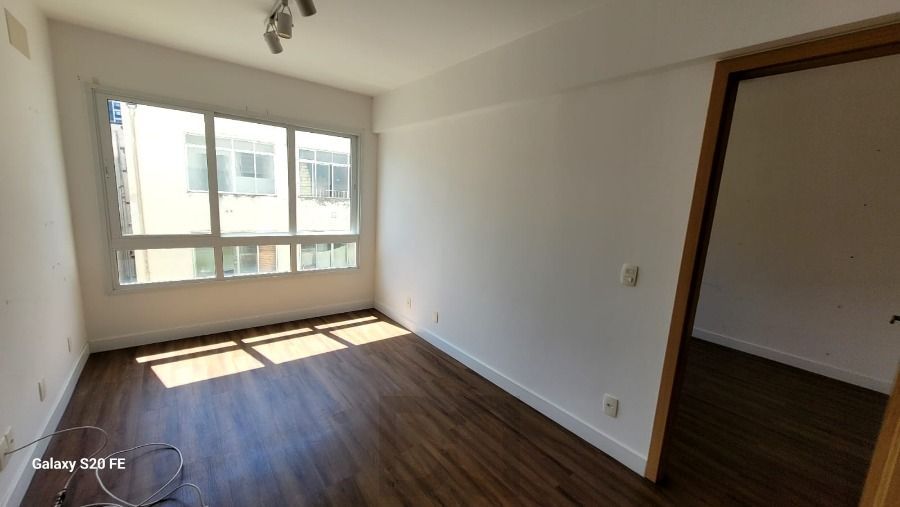 Apartamento de 1 quarto, currasqueira, suíte e uma vaga de garagem no bairro Santa Cecilia junto ao Bom Fim em Porto Alegre. — foto 9