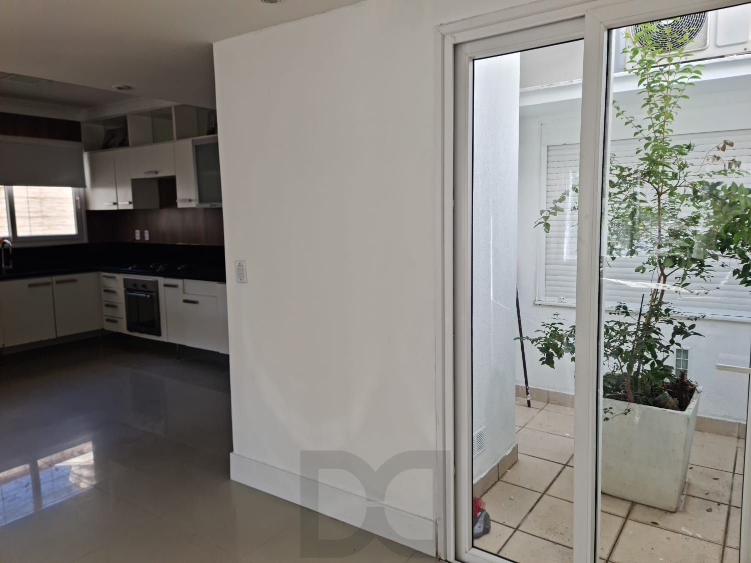 Linda casa com 5 dorm sendo 4 suites, 2 churrasqueiras e piscina — foto 9