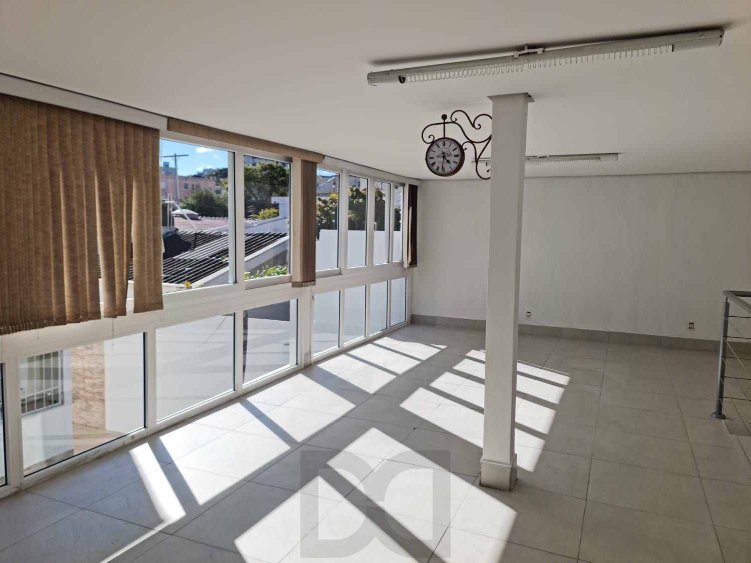Linda casa com 5 dorm sendo 4 suites, 2 churrasqueiras e piscina — foto 28