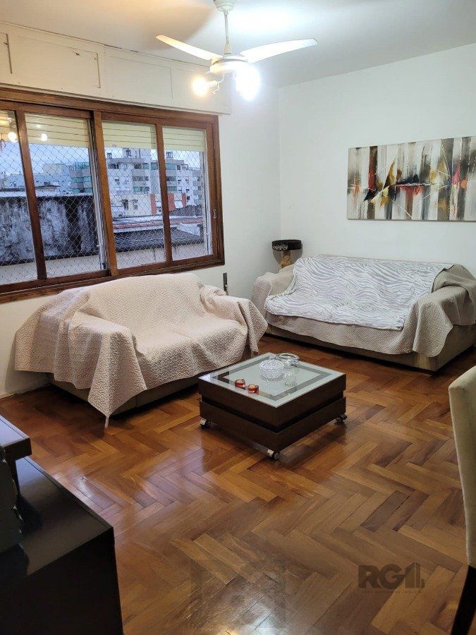 Apartamento 3 dormitórios com suite, Bairro Petrópolis, na Rua Coronel Lucas de Oliveira, próximo ao Zaffari da Ipiranga — foto 3