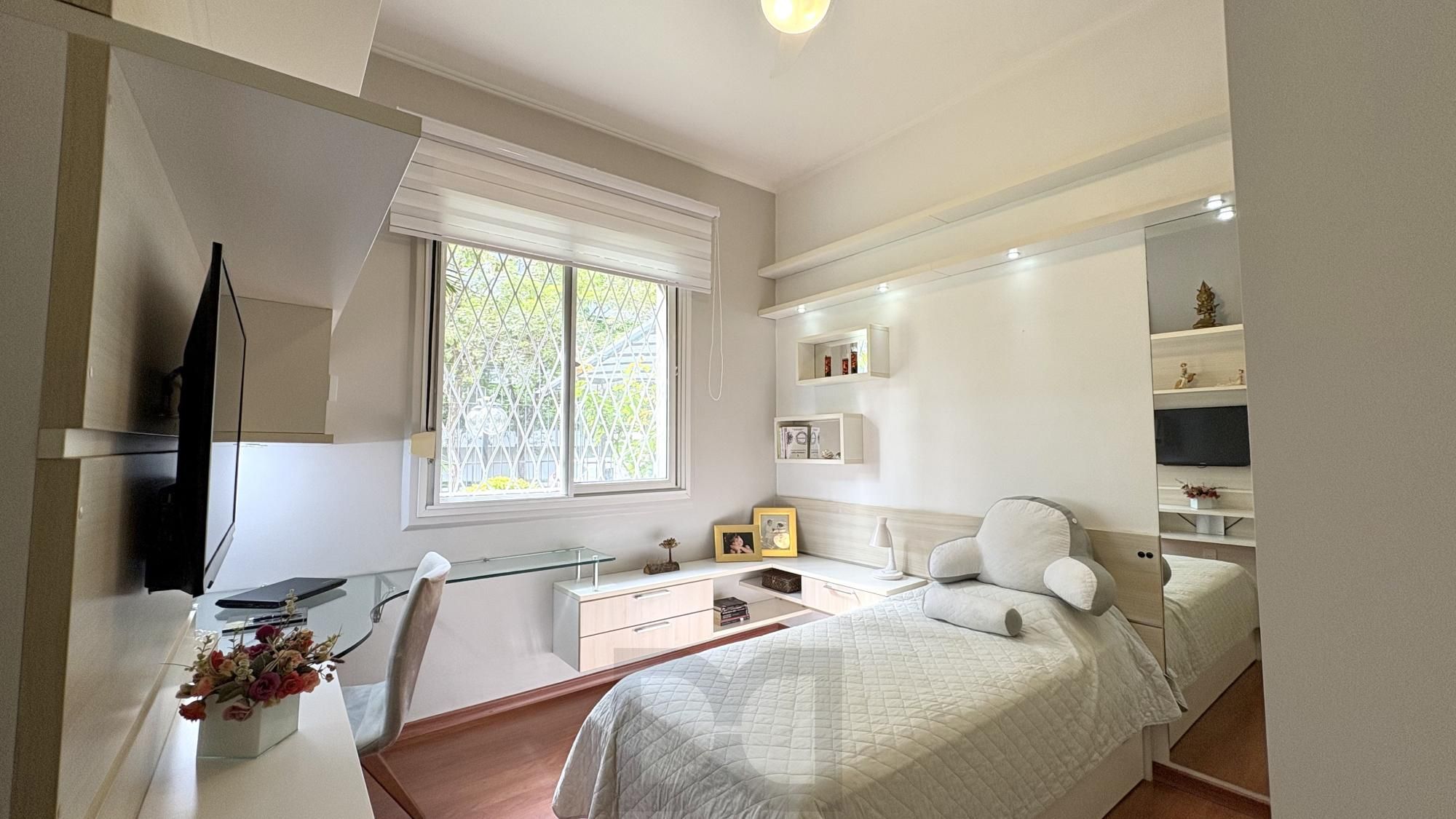 Maravilhoso apartamento no bairro Rio Branco próximo ao Zaffari Cabral , Igreja e colegio — foto 16