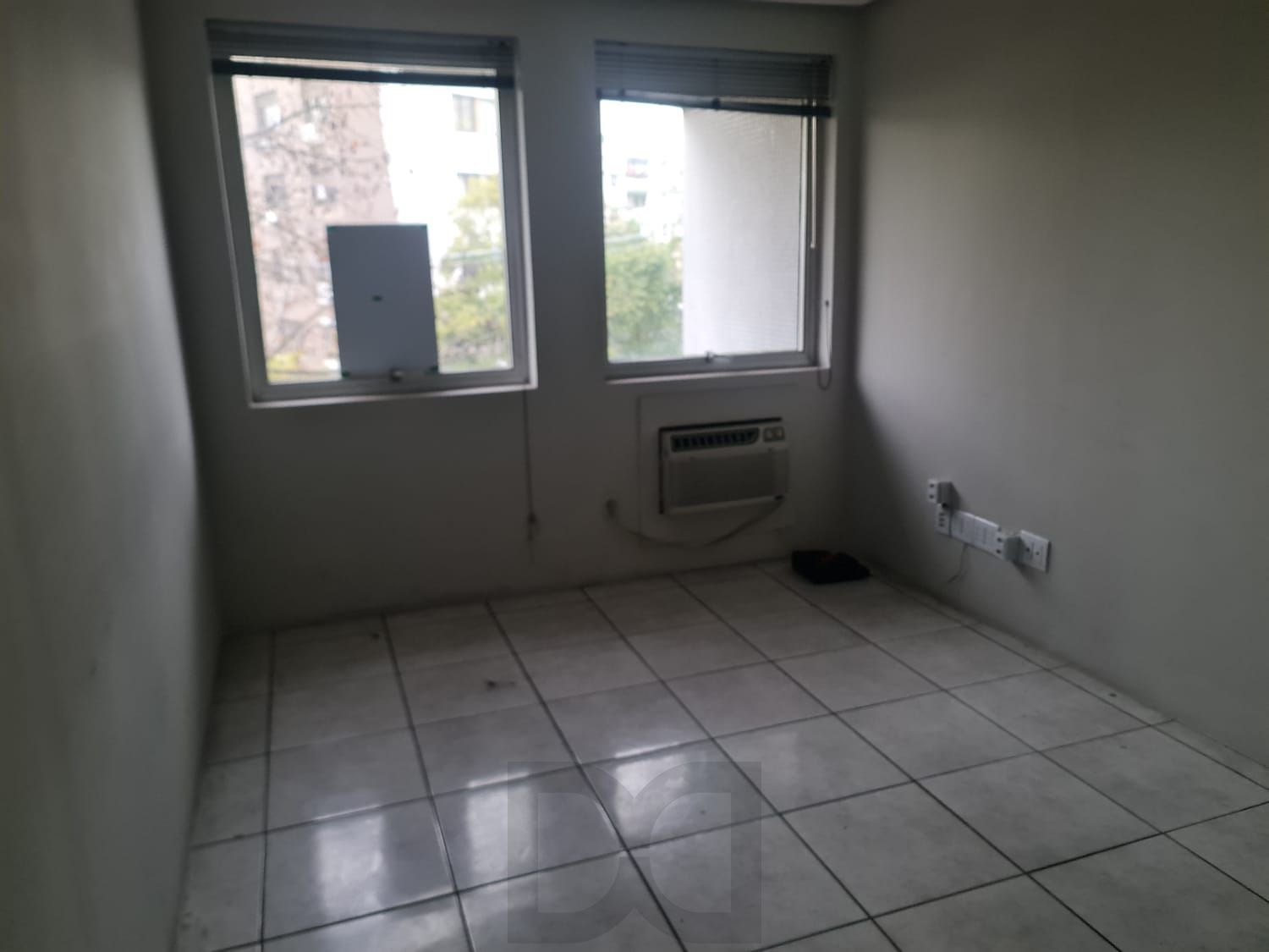Sala comercial de frente no coração do bairro petrópolis — foto 7