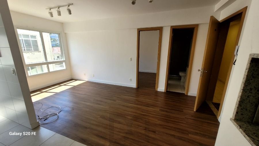 Apartamento de 1 quarto, currasqueira, suíte e uma vaga de garagem no bairro Santa Cecilia junto ao Bom Fim em Porto Alegre. — foto 10