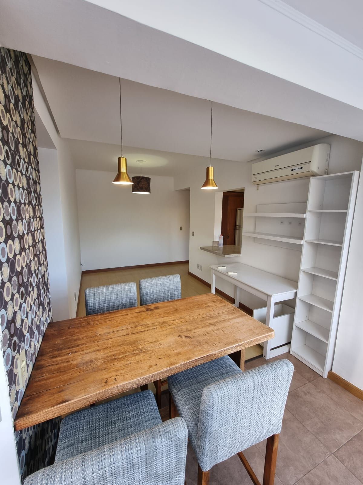 Ótimo apartamento semi mobliado de 1 dormitório no bairro Petrópolis. — foto 4