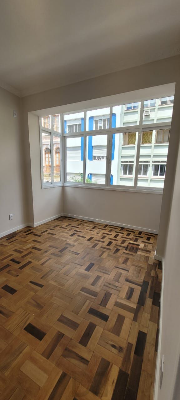 Venda apartamento totalmente reformado, 3 dormitórios living amplo, ótima iluminação, lareira ecológica, centro histórico — foto 19