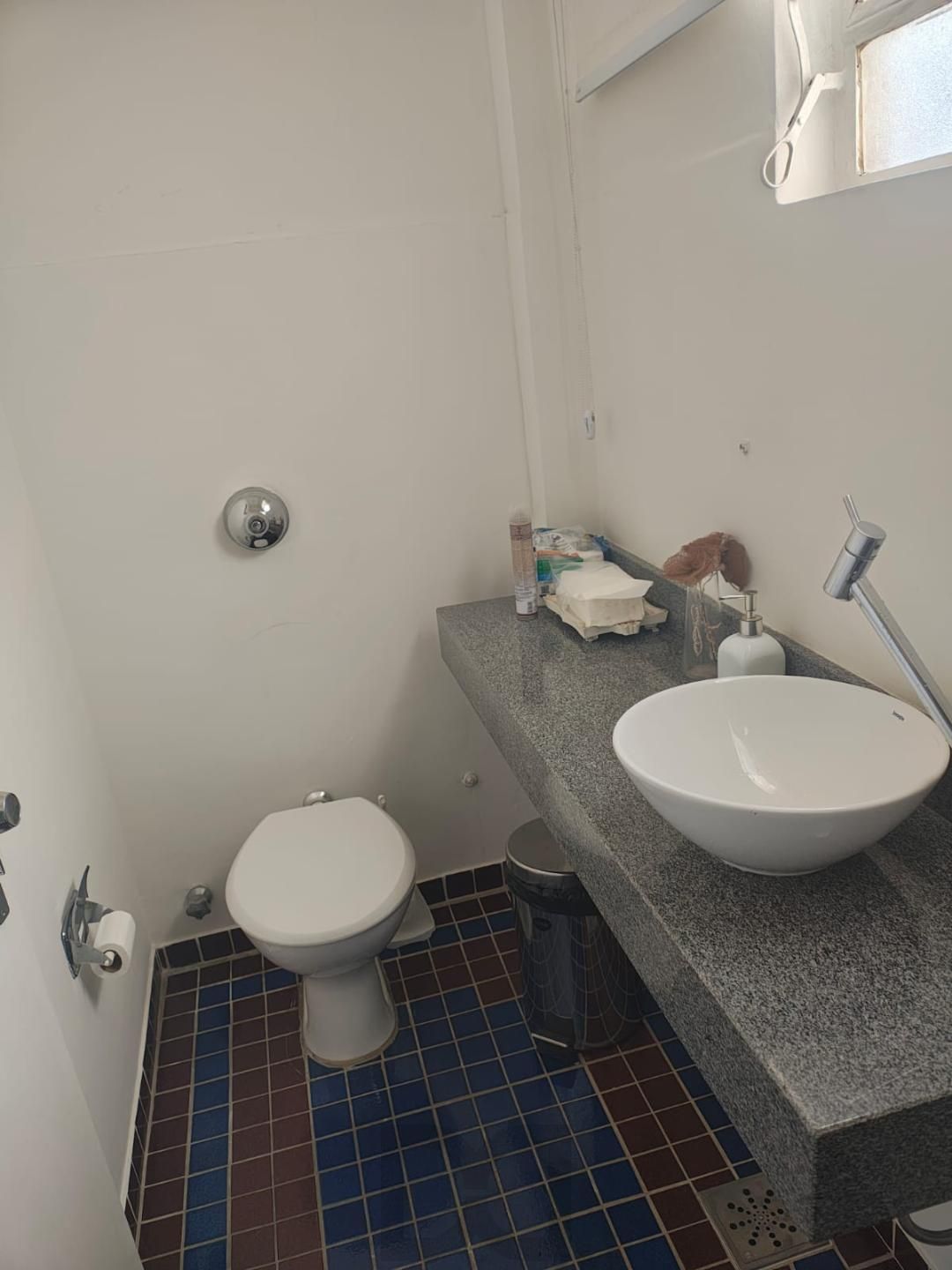 Excelente conjunto/sala separadas em sala 1001 e sala 1002 com 123, 68 m2 privativo cada sala (247,36m2 total das duas) 02 banheiro, 02 copas. Rua Andrade Neves. — foto 16