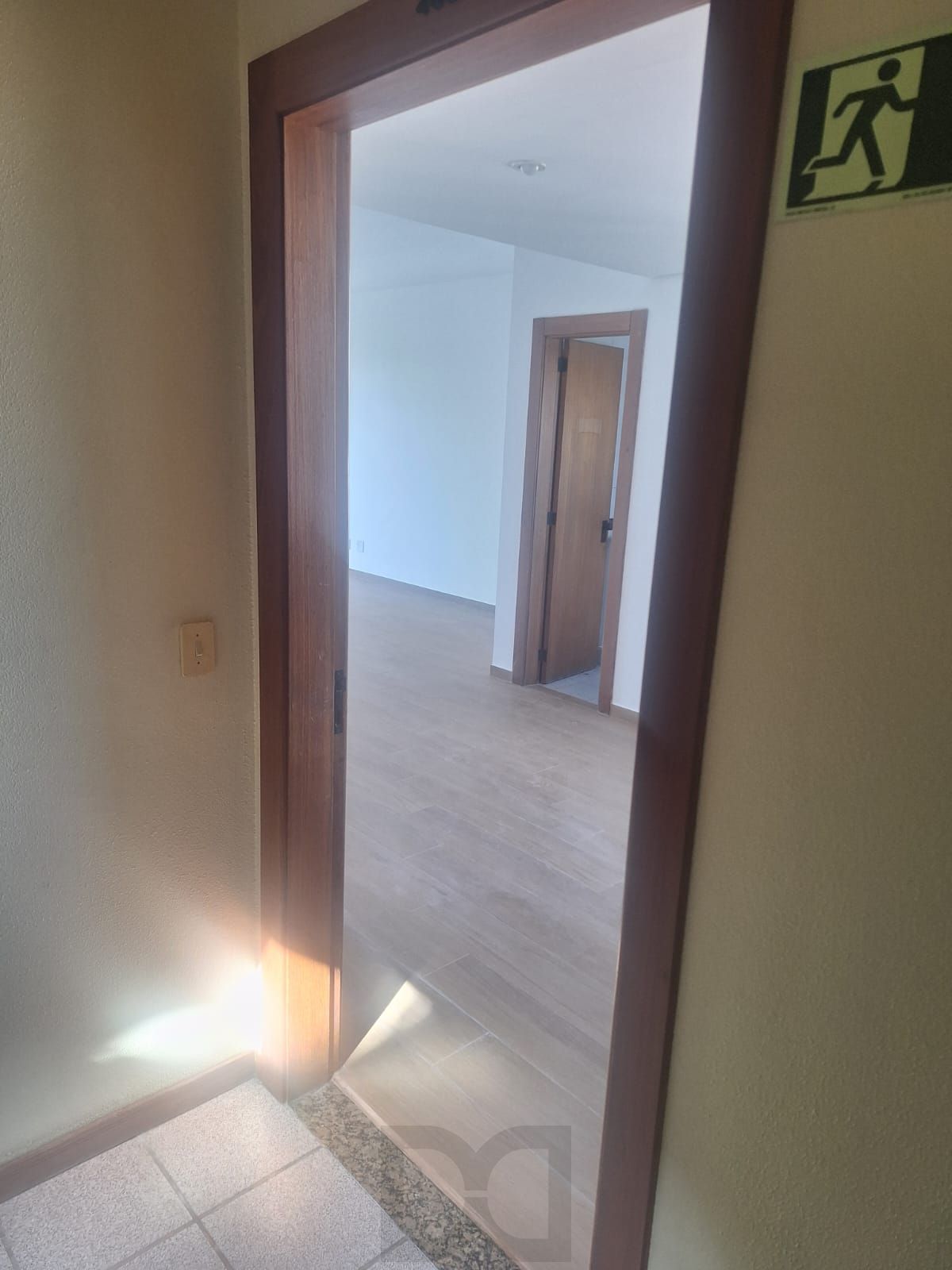 sala comercial com 53,00 m2 de área privativa, rua Alvares machado, prox. a Protásio Alves, — foto 9