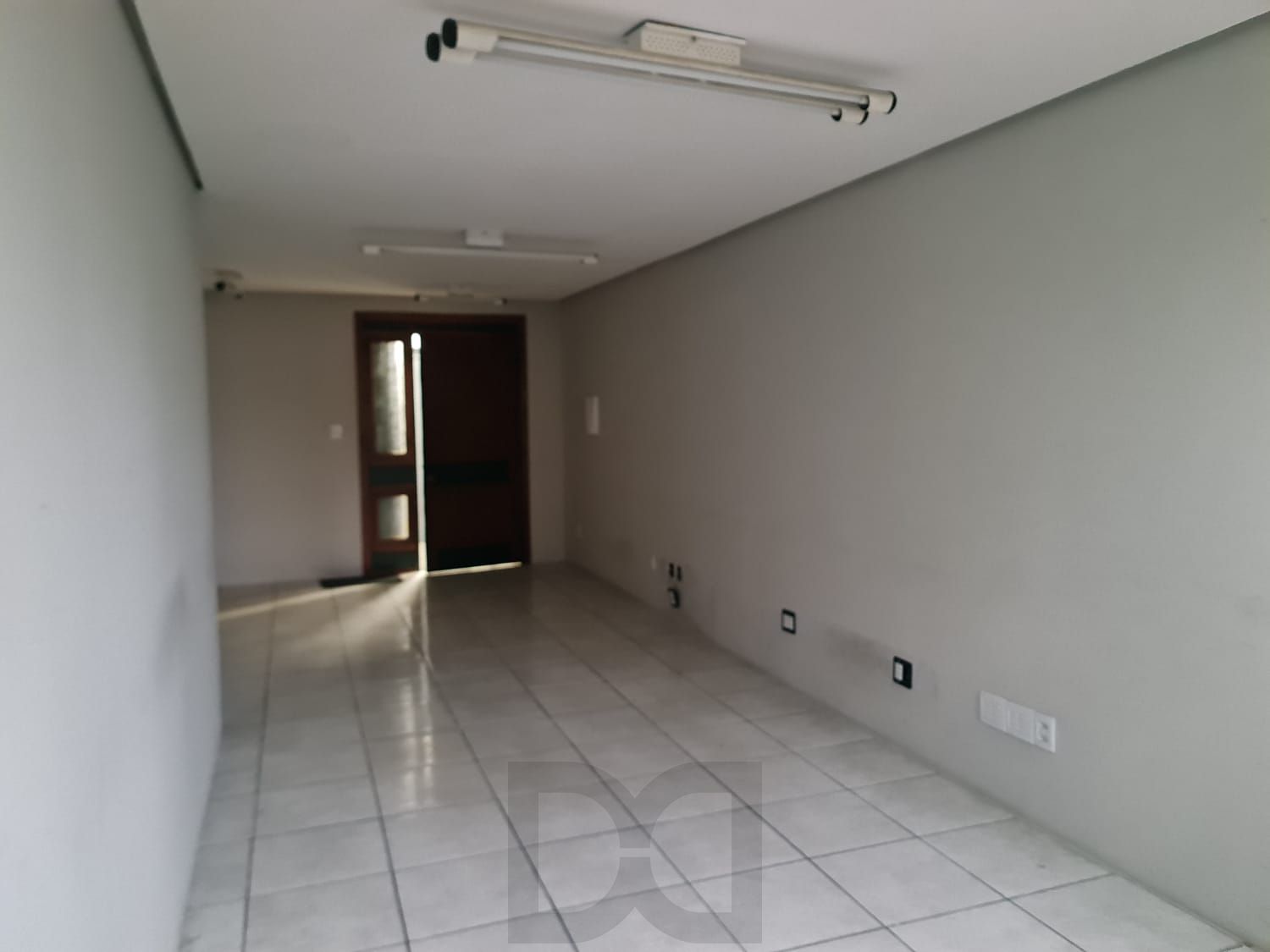 Sala comercial de frente no coração do bairro petrópolis — foto 9