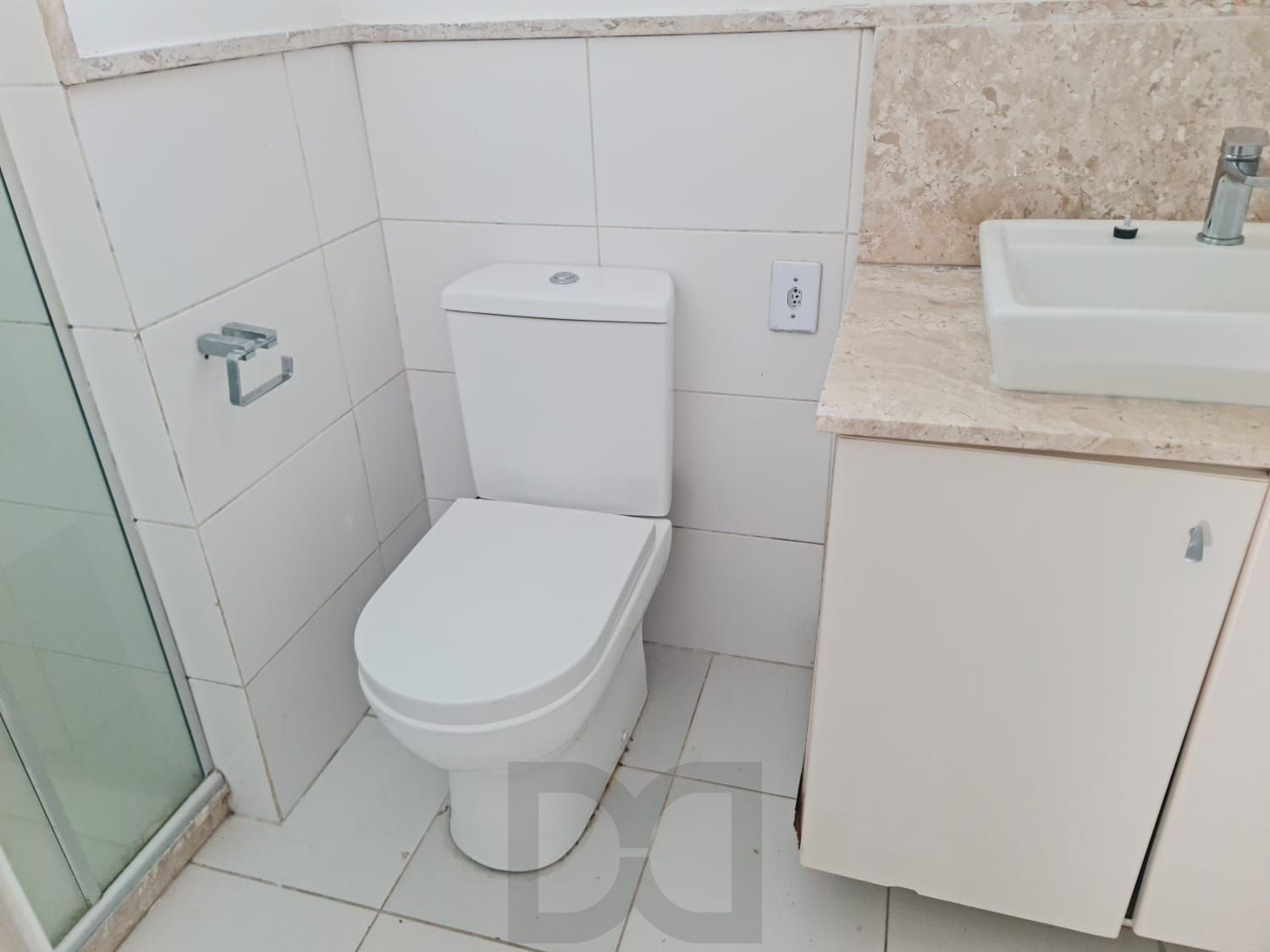 Linda casa com 5 dorm sendo 4 suites, 2 churrasqueiras e piscina — foto 23