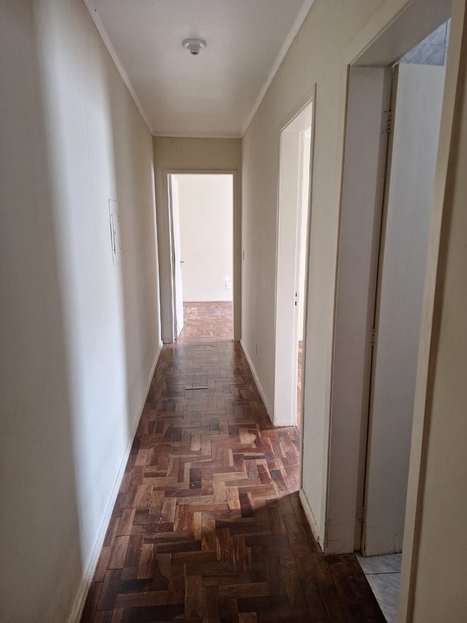 corredor para os dorms.