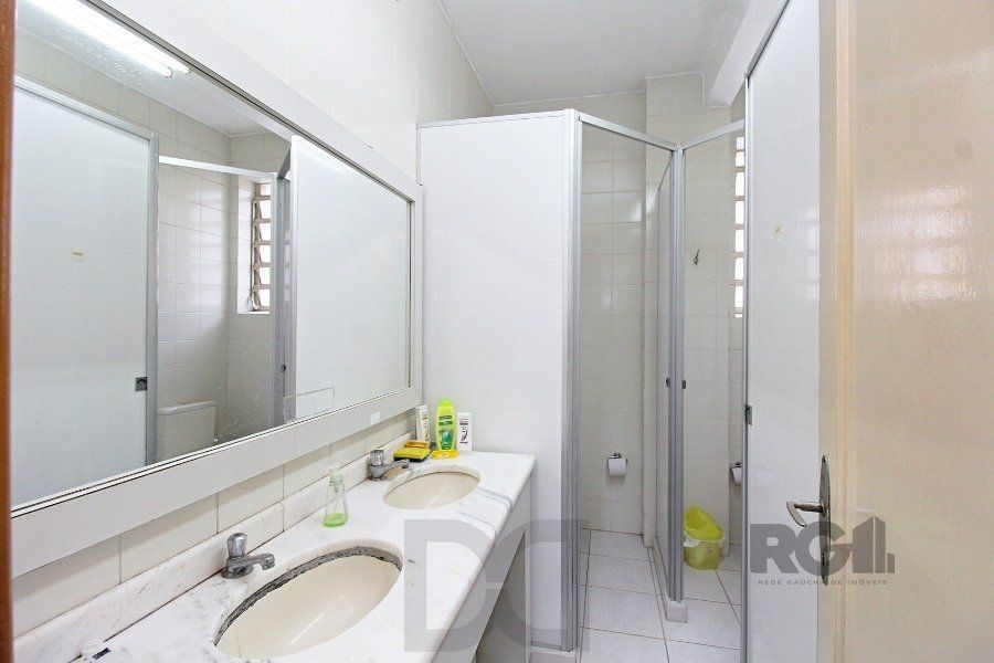 Apartamento a venda na Avenida Alberto Bins com 4 quartos, 2 banheiros, elevador, frente a fundos, no coração do Centro Histórico de Porto Alegre — foto 12