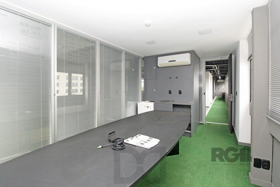 Conjunto com 171,46m² área privativa, com 1 vaga de garagem. — foto 6