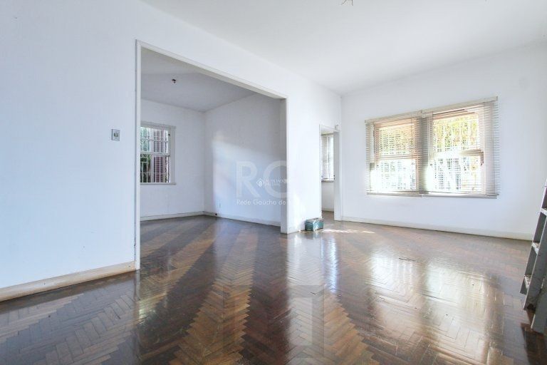 Casa para Venda - 200m², 4 dormitórios, 4 vagas - Medianeira — foto 5