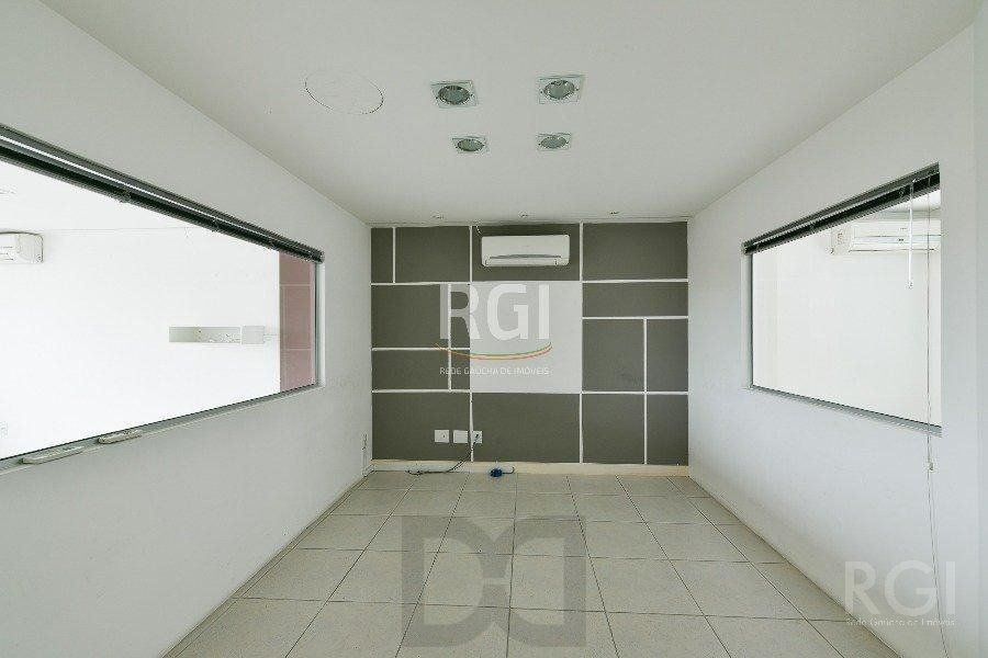 Conjunto/Sala para Venda - 153m², 0 dormitórios, 1 vaga - Petrópolis — foto 2