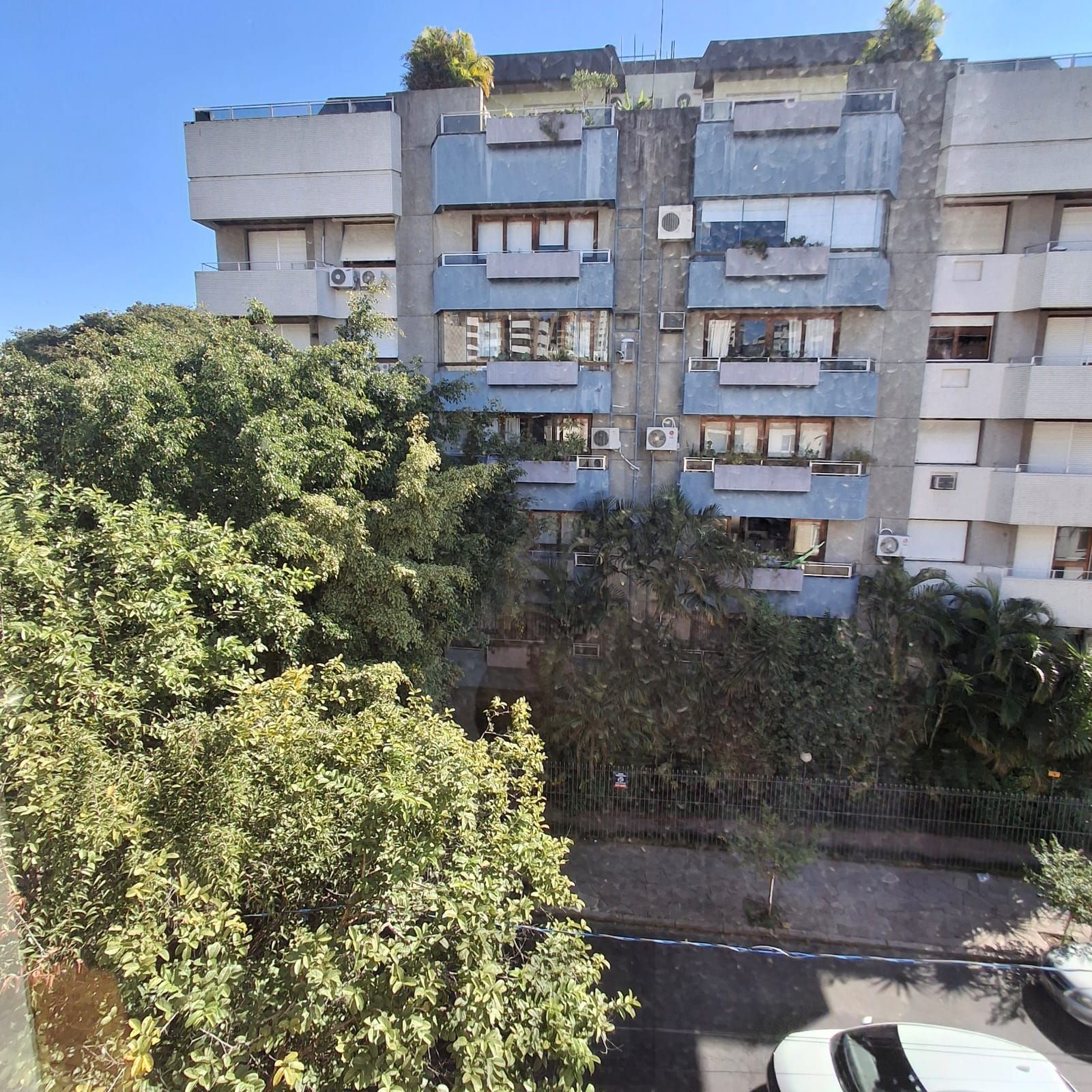 Amplo apartamento de 3 dormitórios próximo ao Zaffari Cabral, Parcão, Colegio Leonardo da Vinci — foto 30