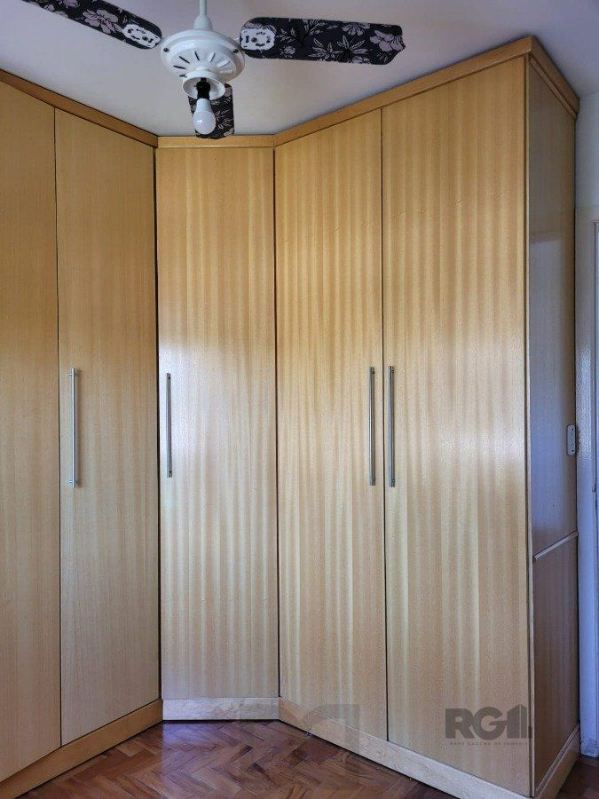Apartamento 2 dormitórios com vaga no Bairro Cristal. — foto 25